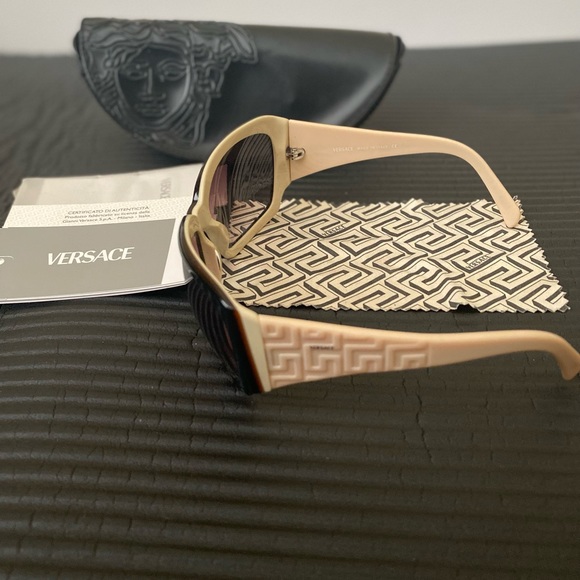 Versace sunglasses authentic - Picture 3 of 5
